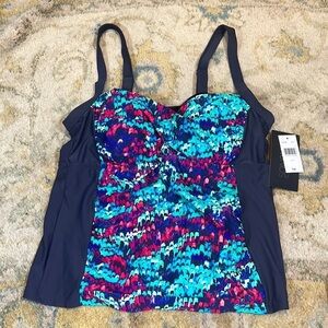 ⭐️NWT,Sonria,-16W, Swimwear Top, Gorgeous Colors,So Slimming & Form Flattering!